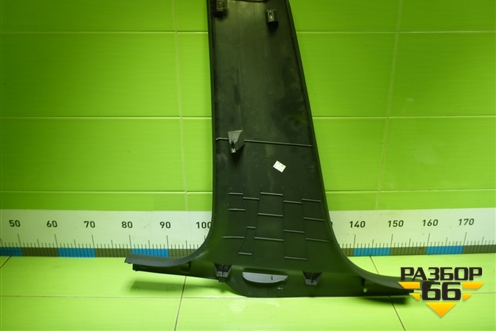 Обшивка стойки центральная нижняя правая (5E0853370) для Skoda Octavia (A7) с 2013г (Октавия)