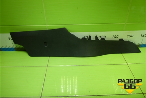 Накладка внутренняя (на консоль левая) (5E1863045) для Skoda Octavia (A7) с 2013г (Октавия)