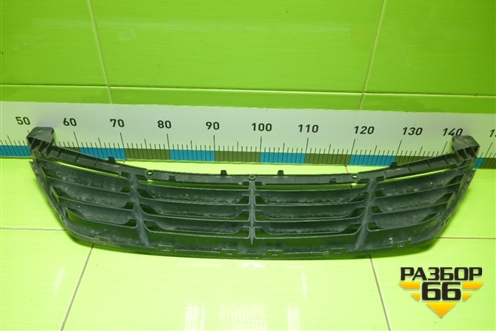 Решетка в передний бампер центральная (865502Y000) для Hyundai ix 35 с 2010г (Ай икс 35)