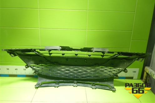 Решетка в передний бампер центральная (BCW8501T1) для Mazda Mazda 3 (BL) с 2009-2013г