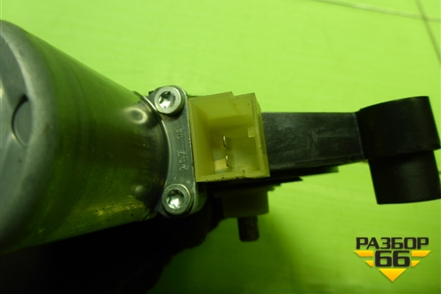 Моторчик стеклоподъёмника передний левый (5Q0959801B) для Skoda Octavia (A7) с 2013г (Октавия)