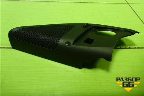 Накладка двери передней левой уголок (5E0837973) для Skoda Octavia (A7) с 2013г (Октавия)