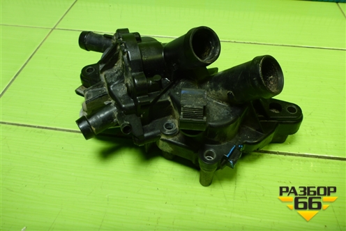 Насос водяной помпа (1.4л CZD с термостатом) (04E121121K) для Skoda Octavia (A7) с 2013г (Октавия)