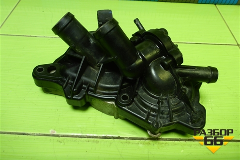 Насос водяной помпа (1.4л CZD с термостатом) (04E121121K) для Skoda Octavia (A7) с 2013г (Октавия)