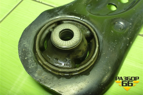 Рычаг передний правый (5Q0407152L) для Skoda Octavia (A7) с 2013г (Октавия)