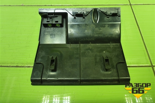 Накладка на торпедо (5E1857367B) для Skoda Octavia (A7) с 2013г (Октавия)