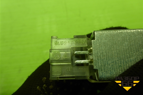 Плафон салонный (6L0947415A) для Skoda Octavia (A7) с 2013г (Октавия)