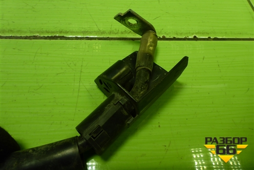 Клемма аккумулятора плюс (5Q0971228G) для Skoda Octavia (A7) с 2013г (Октавия)