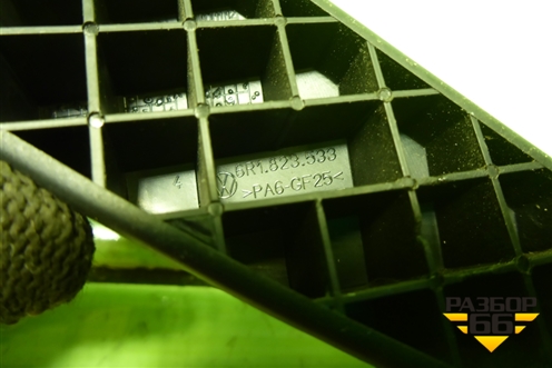 Ручка открывания капота (6R1823533) для Skoda Octavia (A7) с 2013г (Октавия)