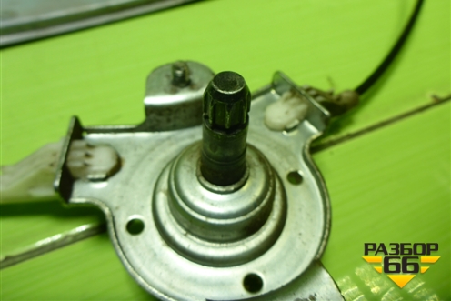 Стеклоподъёмник механический задний левый для Chevrolet Lanos с 2004г (Ланос)