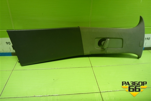 Обшивка стойки центральная правая (7L6867240) для Volkswagen Touareg c 2002-2010г (Туарег)