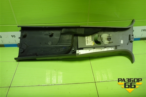 Обшивка стойки центральная правая (7L6867240) для Volkswagen Touareg c 2002-2010г (Туарег)