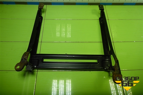 Кронштейн сиденья (переднего левого) (7L0881677B) для Volkswagen Touareg c 2002-2010г (Туарег)