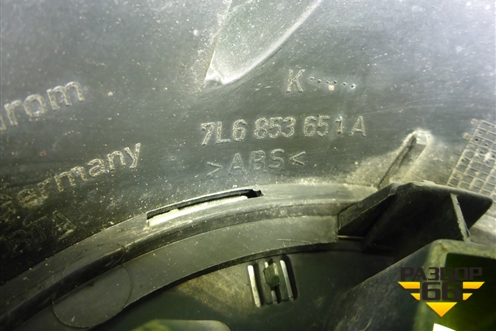 Решетка радиатора (7L6853651A) для Volkswagen Touareg c 2002-2010г (Туарег)