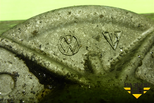 Кронштейн амортизатора переднего для Volkswagen Touareg c 2002-2010г (Туарег)