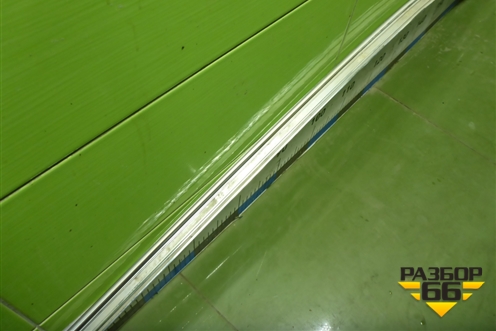 Молдинг крыши левый (над дверями) для Volkswagen Touareg c 2002-2010г (Туарег)