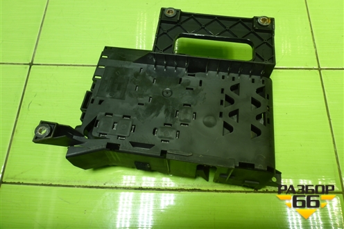 Блок предохранителей (7L0937555A) для Volkswagen Touareg c 2002-2010г (Туарег)