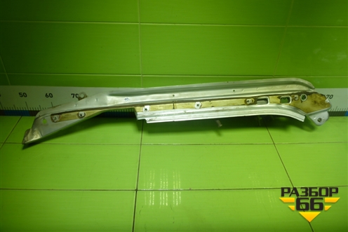 Кронштейн переднего крыла левый (7L6805175D) для Volkswagen Touareg c 2002-2010г (Туарег)