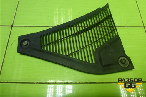 Решетка стеклоочистителей левая (7L6819730D) для Volkswagen Touareg c 2002-2010г (Туарег)