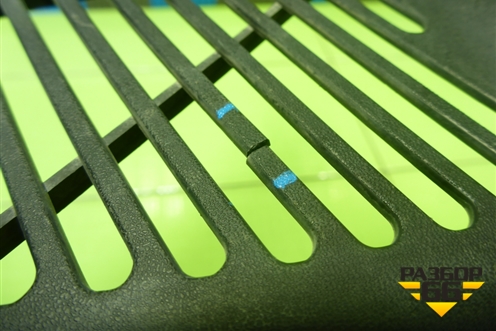 Решетка стеклоочистителей левая (7L6819730D) для Volkswagen Touareg c 2002-2010г (Туарег)