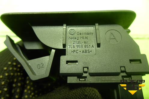 Кнопка стеклоподъёмника (7L6959851A) для Volkswagen Touareg c 2002-2010г (Туарег)