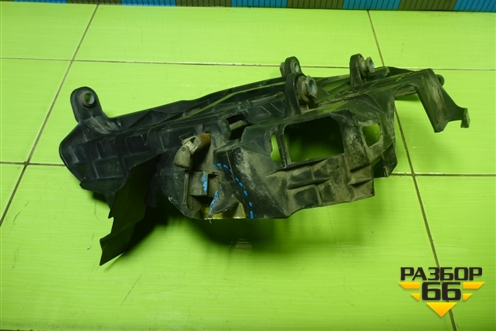 Кронштейн фары левой (7L0863483F) для Volkswagen Touareg c 2002-2010г (Туарег)