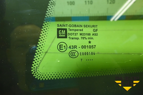 Стекло глухое левое (3-х дверный кузов) для Opel Corsa D с 2006-2014г (Корса Д)