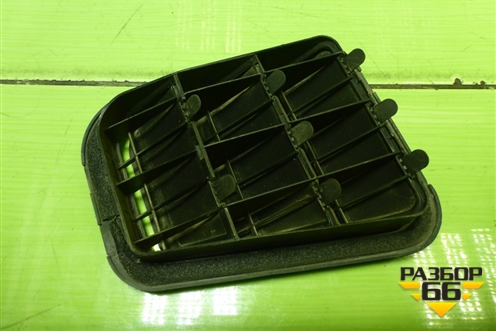 Клапан вентиляционный левый (9751017000) для Hyundai Solaris с 2010-2016г (Солярис)