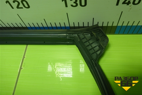 Уплотнитель двери задней левой (на дверь) (J686207110) для Chery Tiggo 4 Pro с 2020-2025г (Тиго 4 Про)