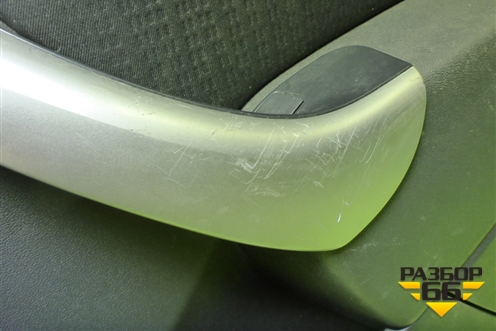 Обшивка двери передней правой под электрику (809004929R) для Nissan Terrano с 2014г (Терано)