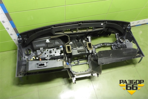 Торпедо под AIR BAG без AIR BAG (681002852R) для Nissan Terrano с 2014г (Терано)