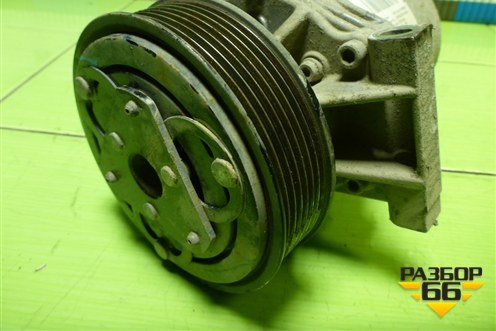 Компрессор кондиционера (926008367R) для Nissan Terrano с 2014г (Терано)