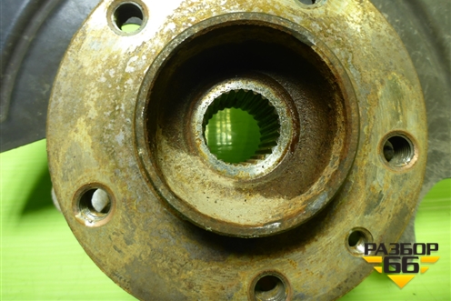 Кулак поворотный передний левый для Nissan Terrano с 2014г (Терано)