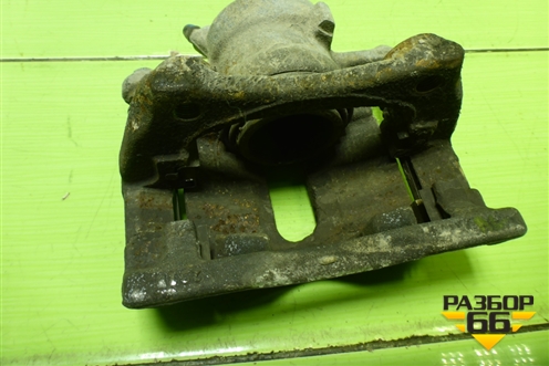 Суппорт передний левый для Nissan Terrano с 2014г (Терано)