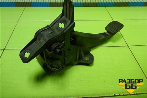 Педаль сцепления (465039034R) для Nissan Terrano с 2014г (Терано)