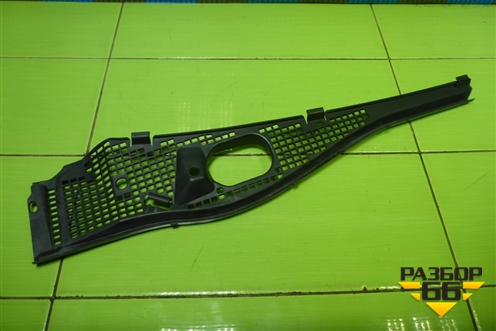 Решетка стеклоочистителей правая (8200294316) для Nissan Terrano с 2014г (Терано)