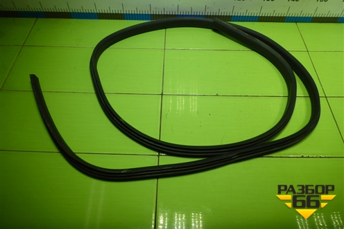 Уплотнитель двери передней левой для Nissan Terrano с 2014г (Терано)