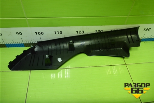 Обшивка стойки задняя нижняя правая (6RU867766) для Volkswagen Polo (седан) с 2010г (Поло)