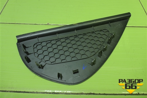 Накладка на торпедо (боковая левая) (6RU858247D) для Volkswagen Polo (седан) с 2010г (Поло)