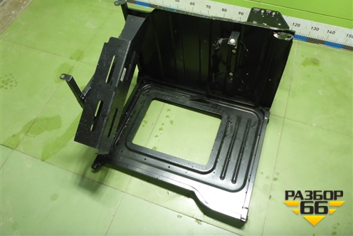 Ящик инструментальный внутри  правый (AZ16D457000036) для Sitrak C7H (С7Н)