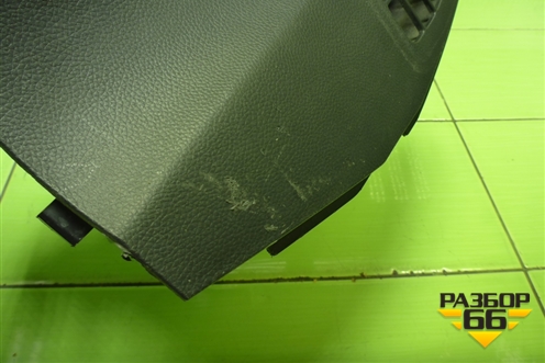 Накладка на торпедо  правая (812W617015017) для Sitrak C7H (С7Н)