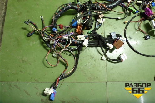Проводка в кабину  (AZ962277000100) для Sitrak C7H (С7Н)