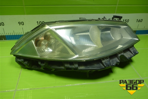 Фара правая (галоген) (89307005) для Renault Megane 2 с 2002-2009г (Меган)