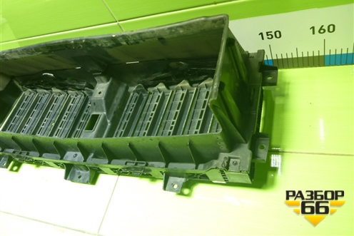 Решетка радиатора (внутреняя часть) (8401861QR01) для Hongqi E-HS9 с 2020г