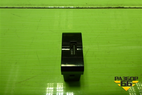 Разъём (USB) (AZ962258000231) для Sitrak C7H (С7Н)