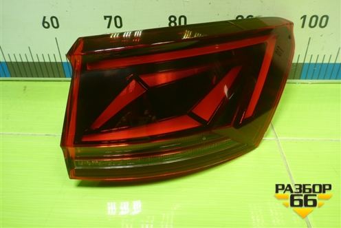 Фонарь задний наружный правый (760945208D) для Volkswagen Touareg с 2018г (Туарег)