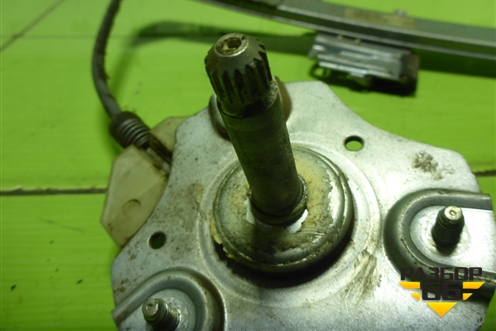 Стеклоподъёмник механический задний левый (1118620401104) для VAZ Granta/Гранта