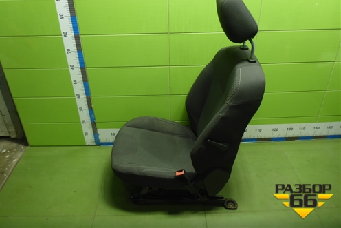 Сиденья комплект (AIR BAG подогрев, хетчбэк) для Ford Focus 3 с 2011г (Фокус)