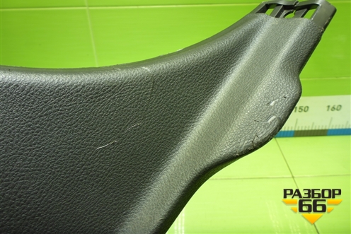 Обшивка стойки центральная нижняя левая (BM51A243W07D) для Ford Focus 3 с 2011г (Фокус)