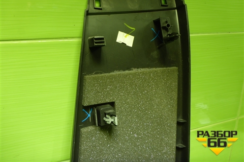 Обшивка стойки центральная нижняя левая (BM51A243W07D) для Ford Focus 3 с 2011г (Фокус)